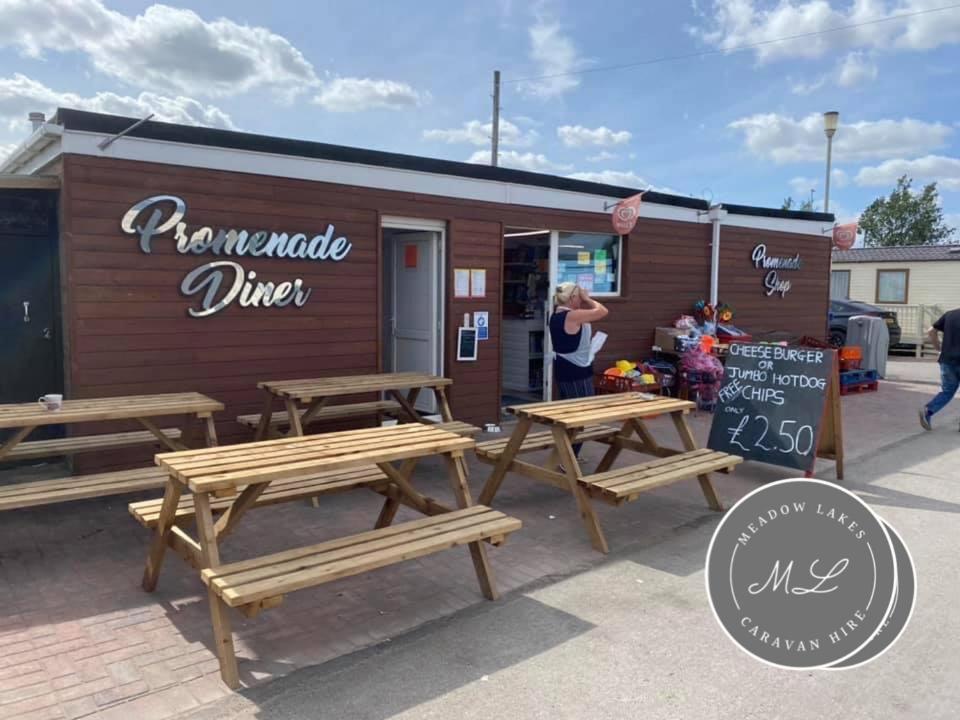 Promenade 566, Direct Beach Access, Close To Fantasy Island, Wifi, Pet Friendly - Meadow Lakes Caravan & Lodge Hire Скегнес Екстериор снимка